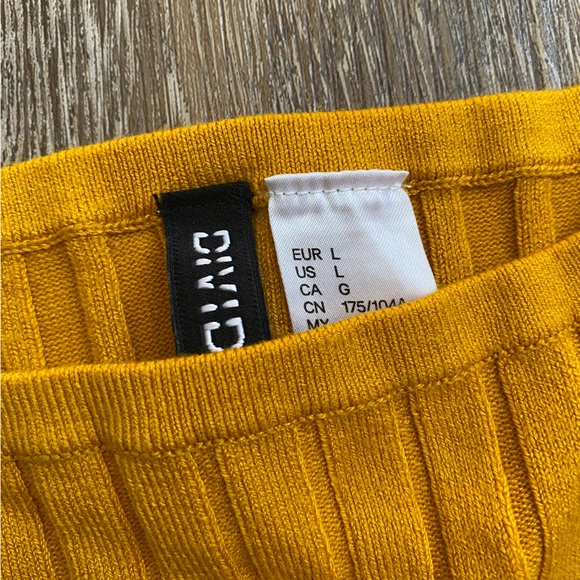 H&M Tank. Used, Like New. Large. - Picture 2 of 3